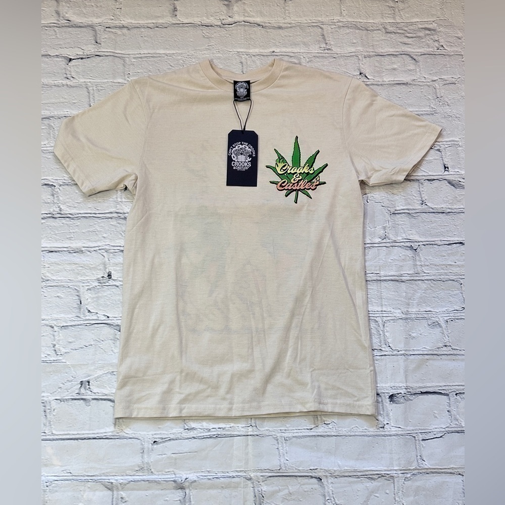 NWT Crooks & Castles Vintage Cherub 420 leaf graphic in Beige